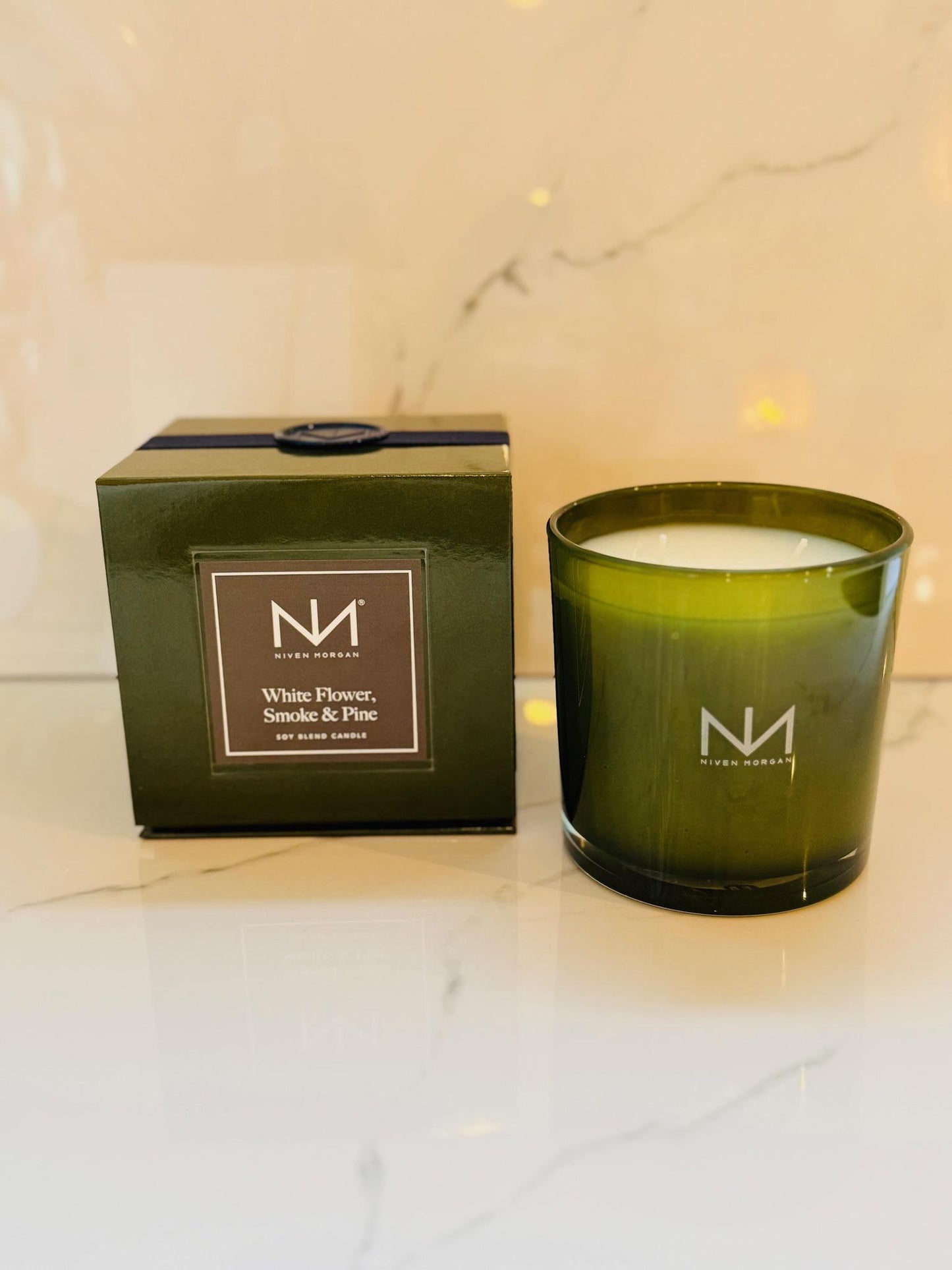 White Flower, Smoke & Pine Candle