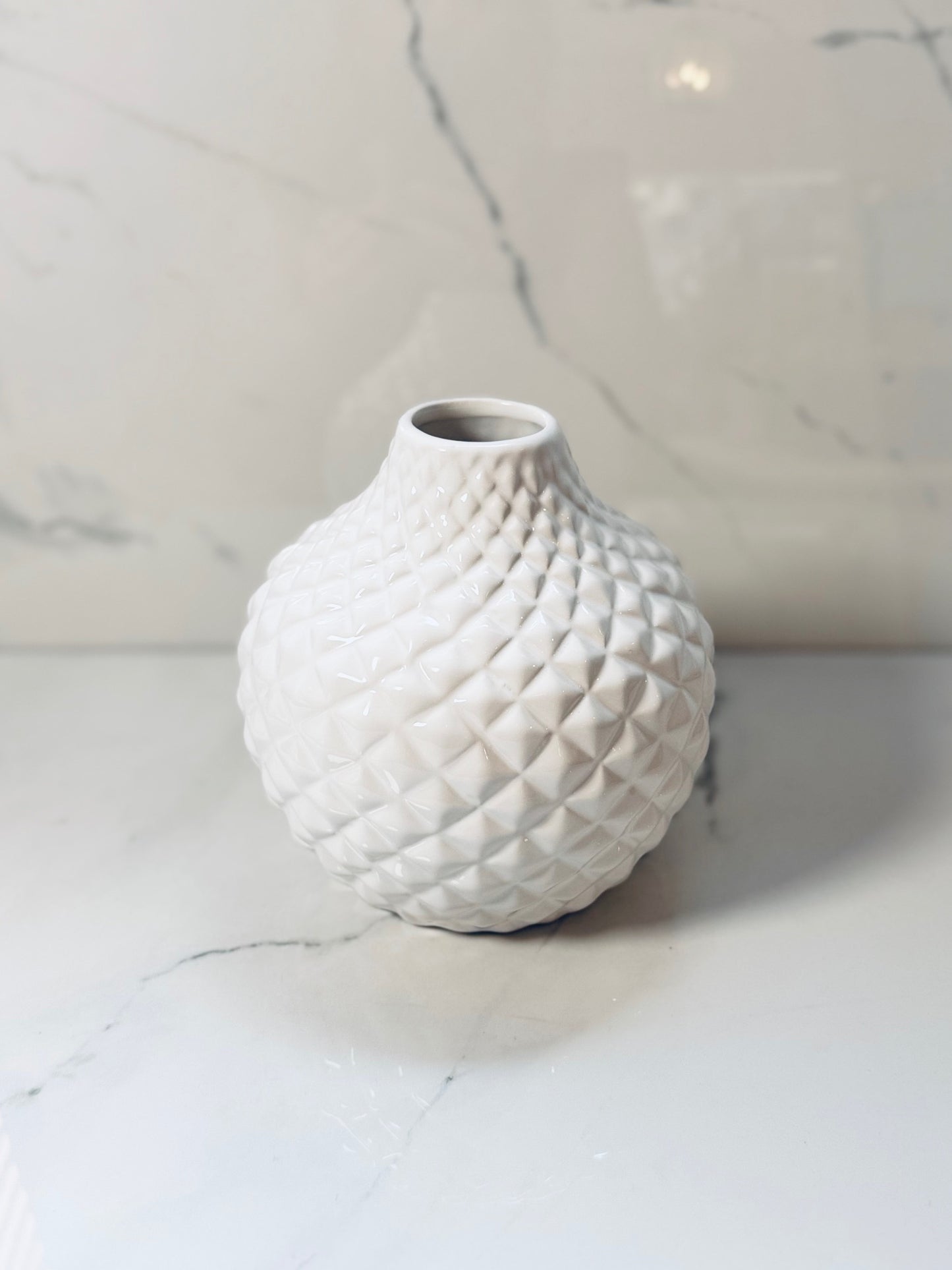 Small White Honeycomb Pattern Ceramic Vase